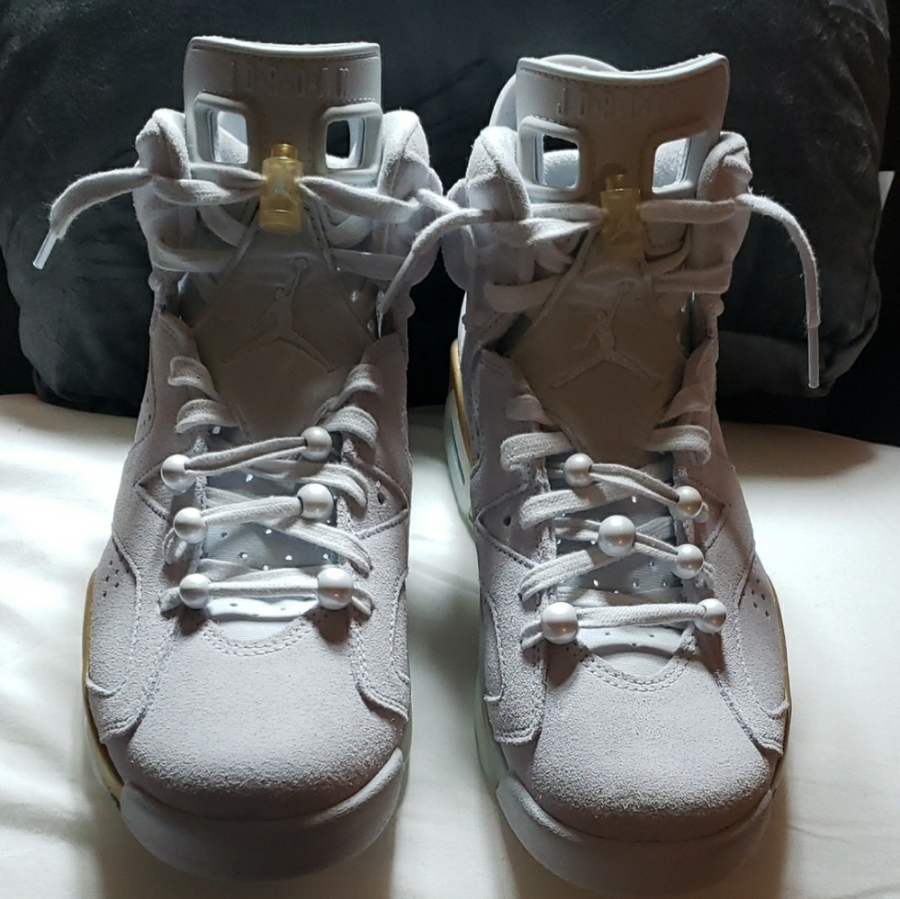 Jordan Women's Sneakers in White and Gold